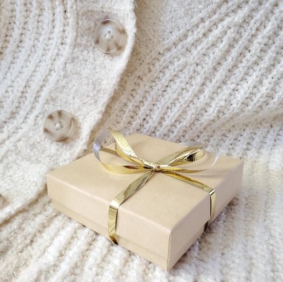 Turquoise Crystal Necklace - Picture 2 of 2